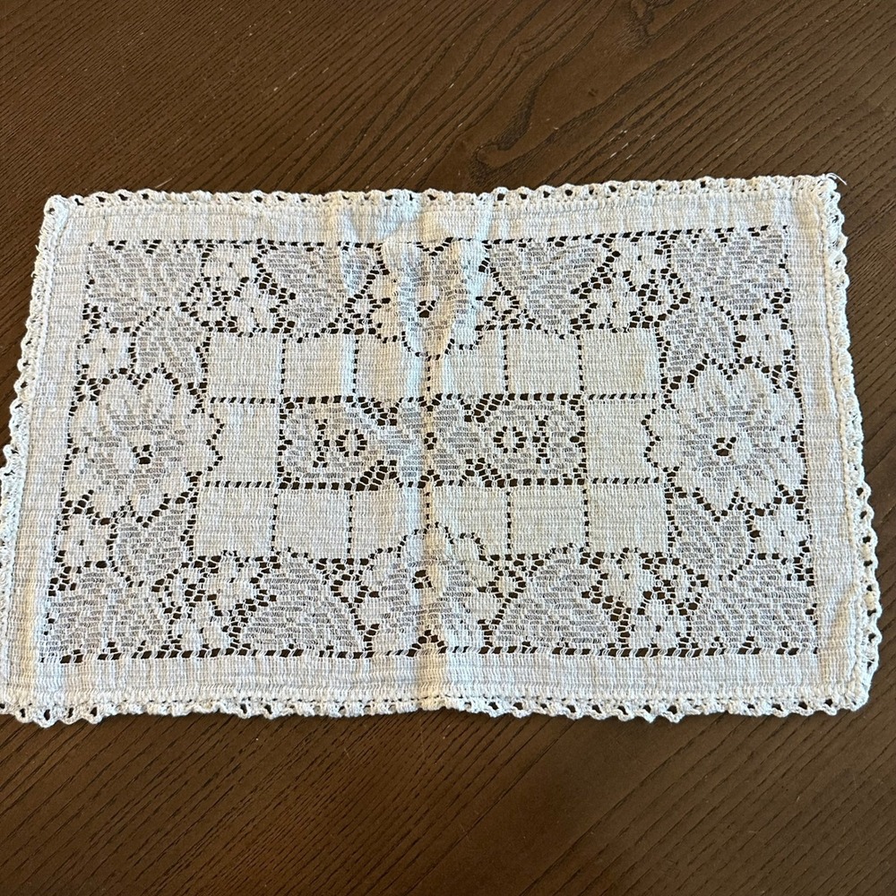 Vintage White Crochet Lace Dresser Scarf Floral Rectangle Table Runner 17x10